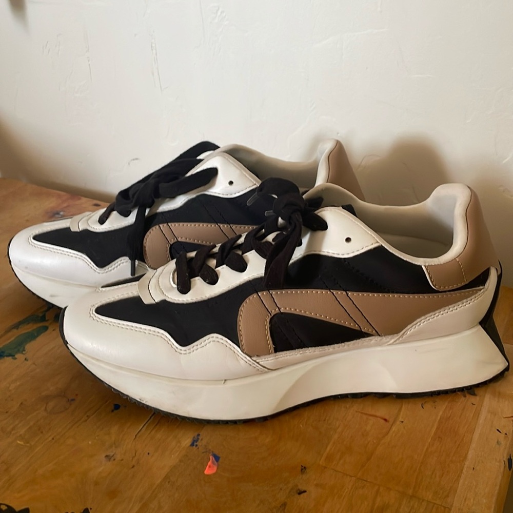 Steve Madden Platform Sneakers EUC Women’s Sz 10